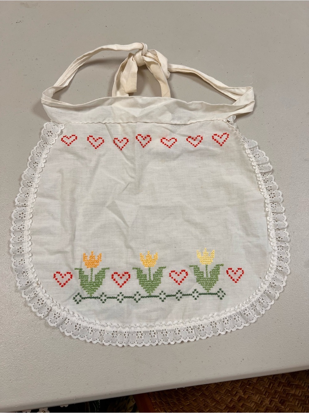 Embroidered White Cotton Apron with Tulip & Heart Motif crossstitch pattern